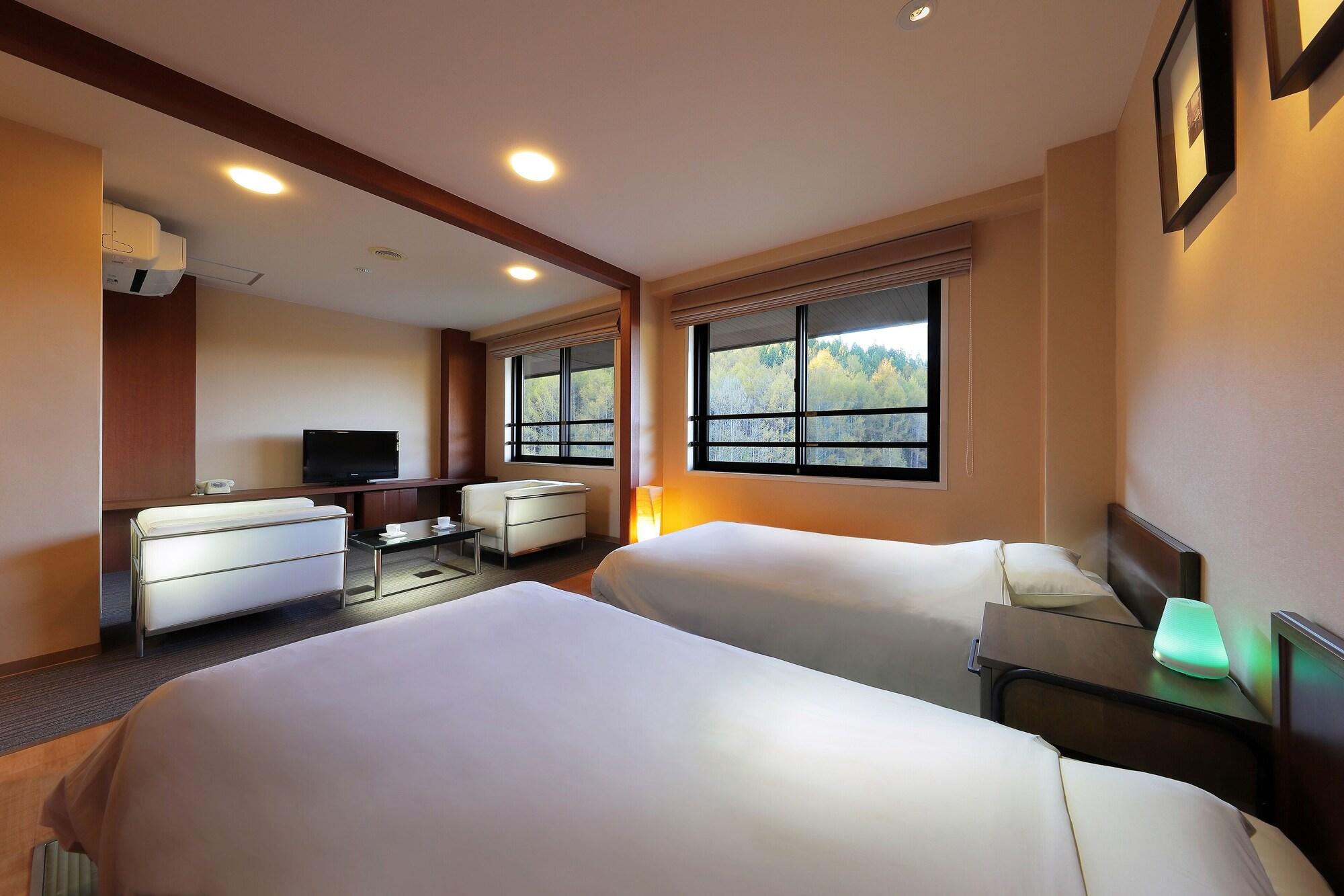 Hotel Ryu Resort And Spa Takayama  Exterior photo